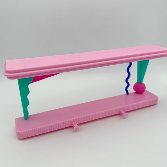 LOL Surprise! OMG House Of Surprises Replacement Breakfast Table & Bar Stool - Picture 5 of 6